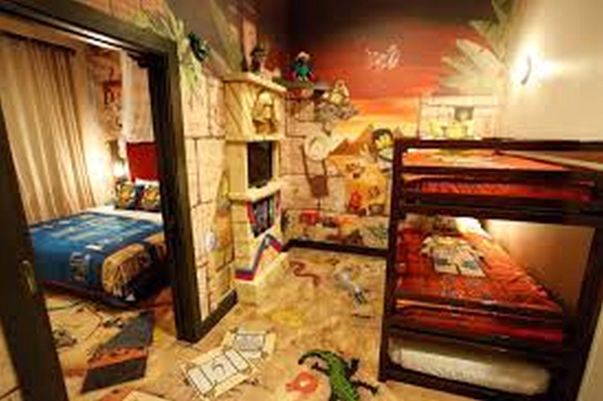 Legoland Malaysia Hotel Nusajaya  Exterior foto A typical dorm room at the University of Michigan