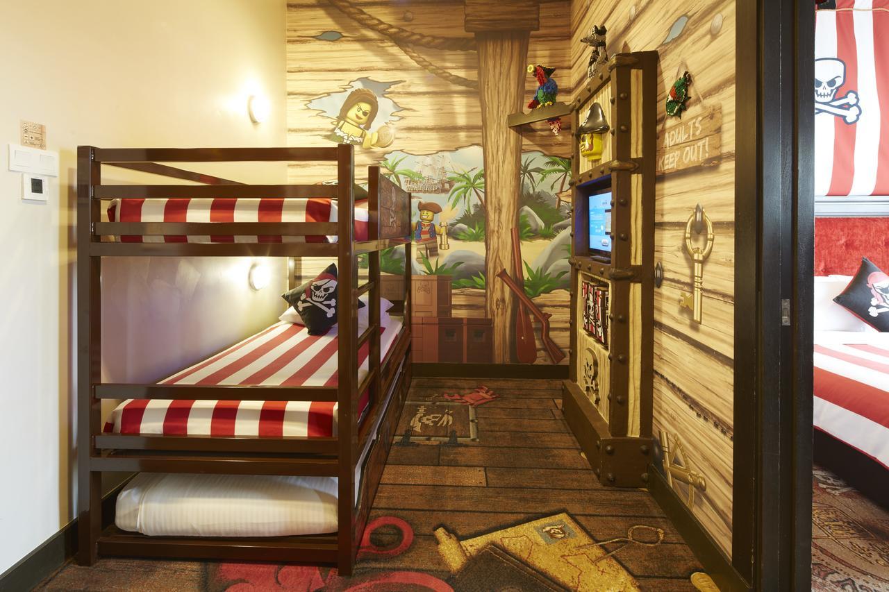 Legoland Malaysia Hotel Nusajaya  Exterior foto A bunk bed in a children's room